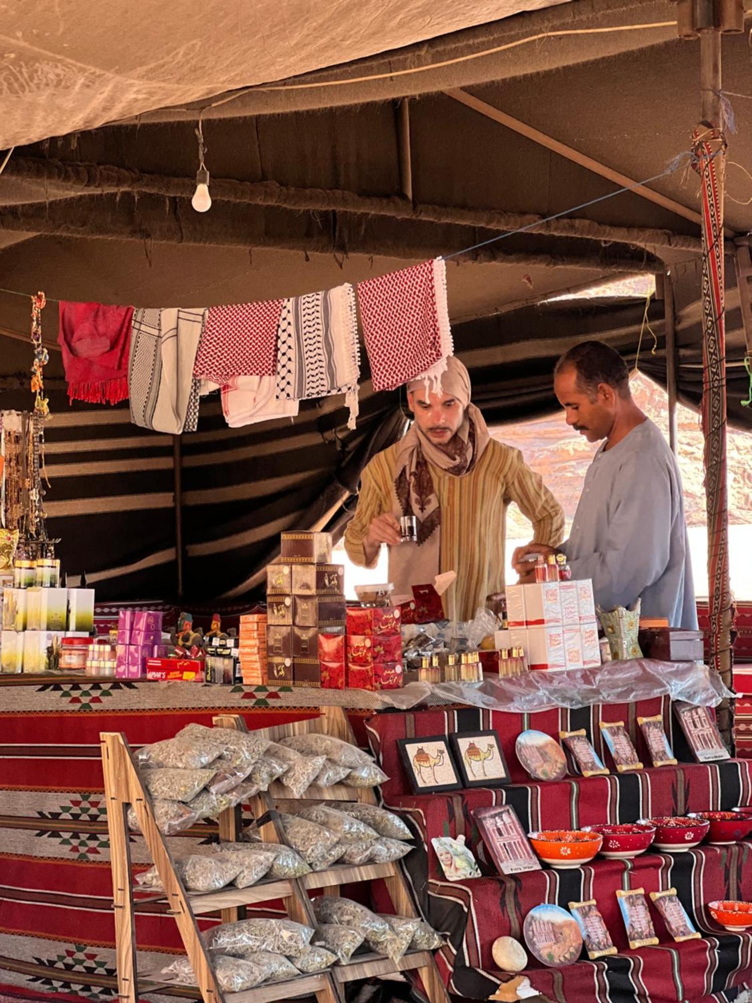 Rum Royal Flower Luxury Camp Wadi Rum Exterior foto