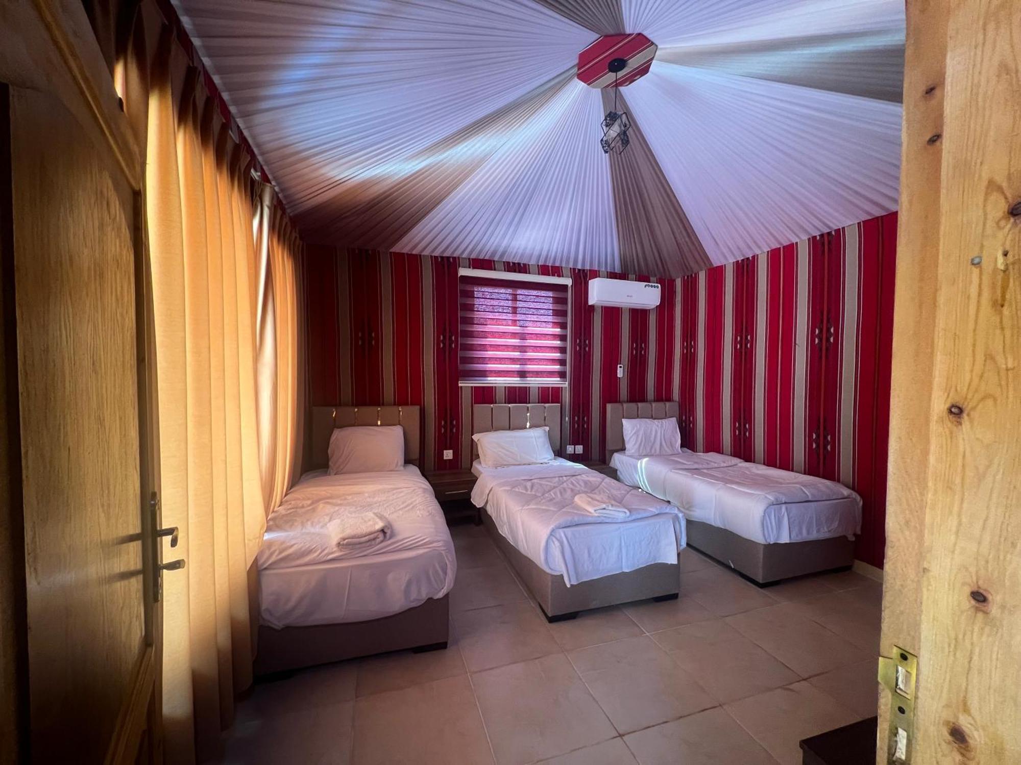 Rum Royal Flower Luxury Camp Wadi Rum Exterior foto